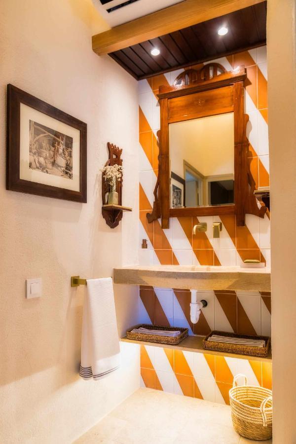 El Molino De Besalu Casa Con Jardin Villa Luaran gambar