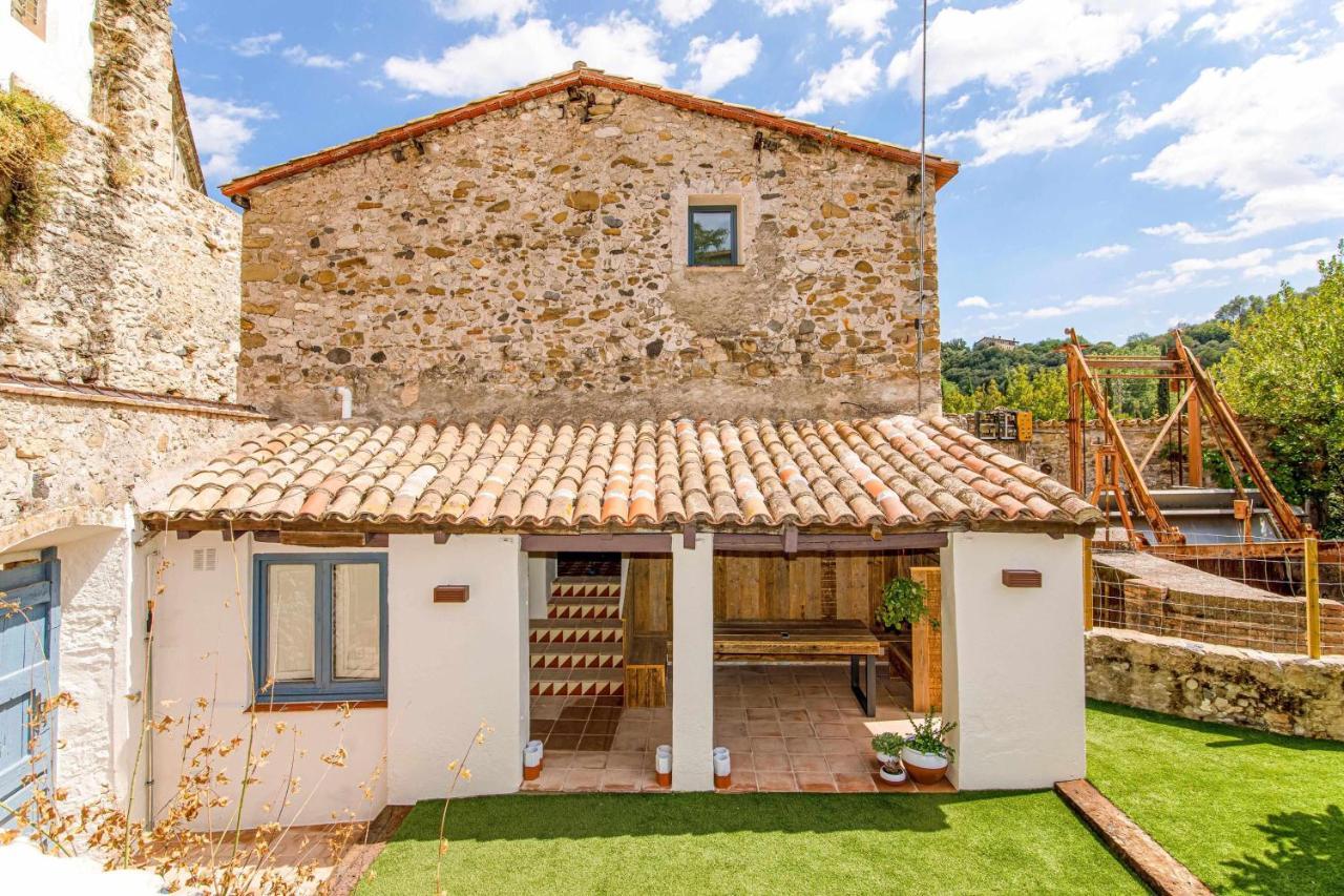 El Molino De Besalu Casa Con Jardin Villa Luaran gambar