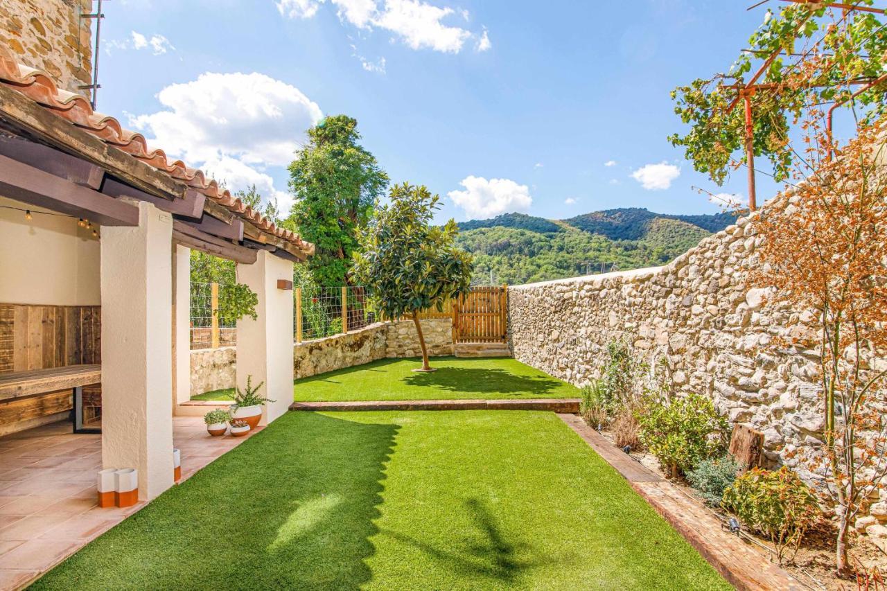 El Molino De Besalu Casa Con Jardin Villa Luaran gambar