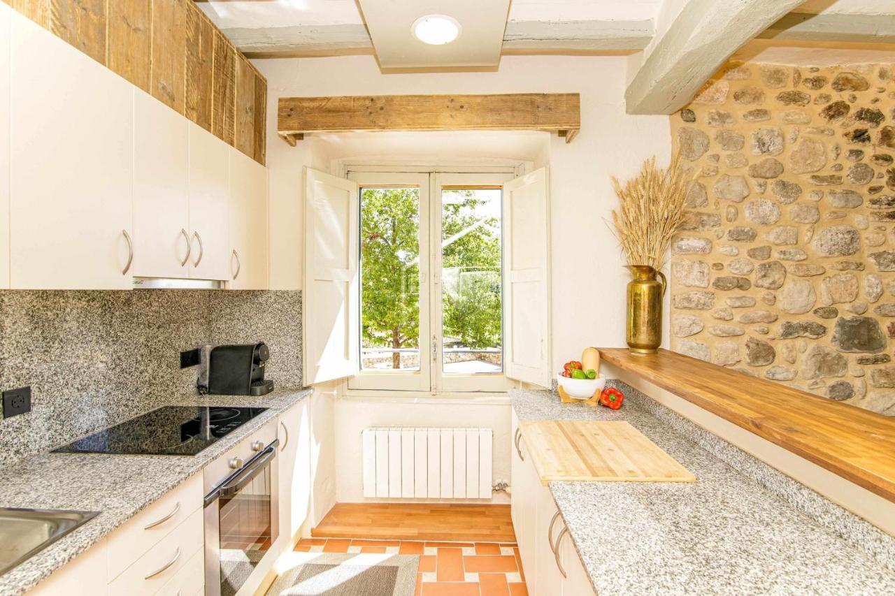 El Molino De Besalu Casa Con Jardin Villa Luaran gambar