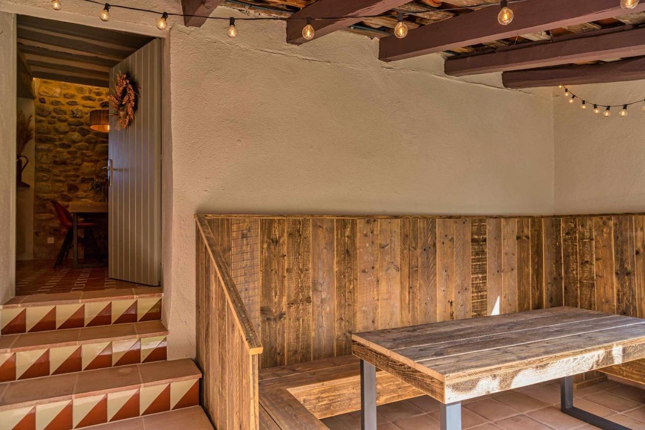 El Molino De Besalu Casa Con Jardin Villa Luaran gambar