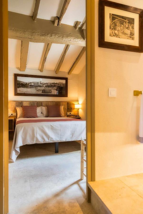 El Molino De Besalu Casa Con Jardin Villa Luaran gambar