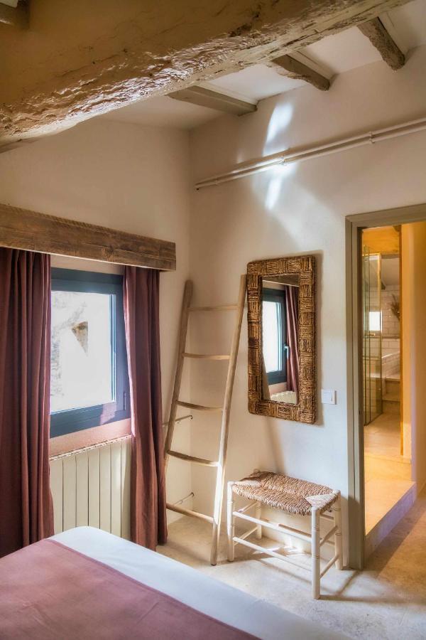 El Molino De Besalu Casa Con Jardin Villa Luaran gambar