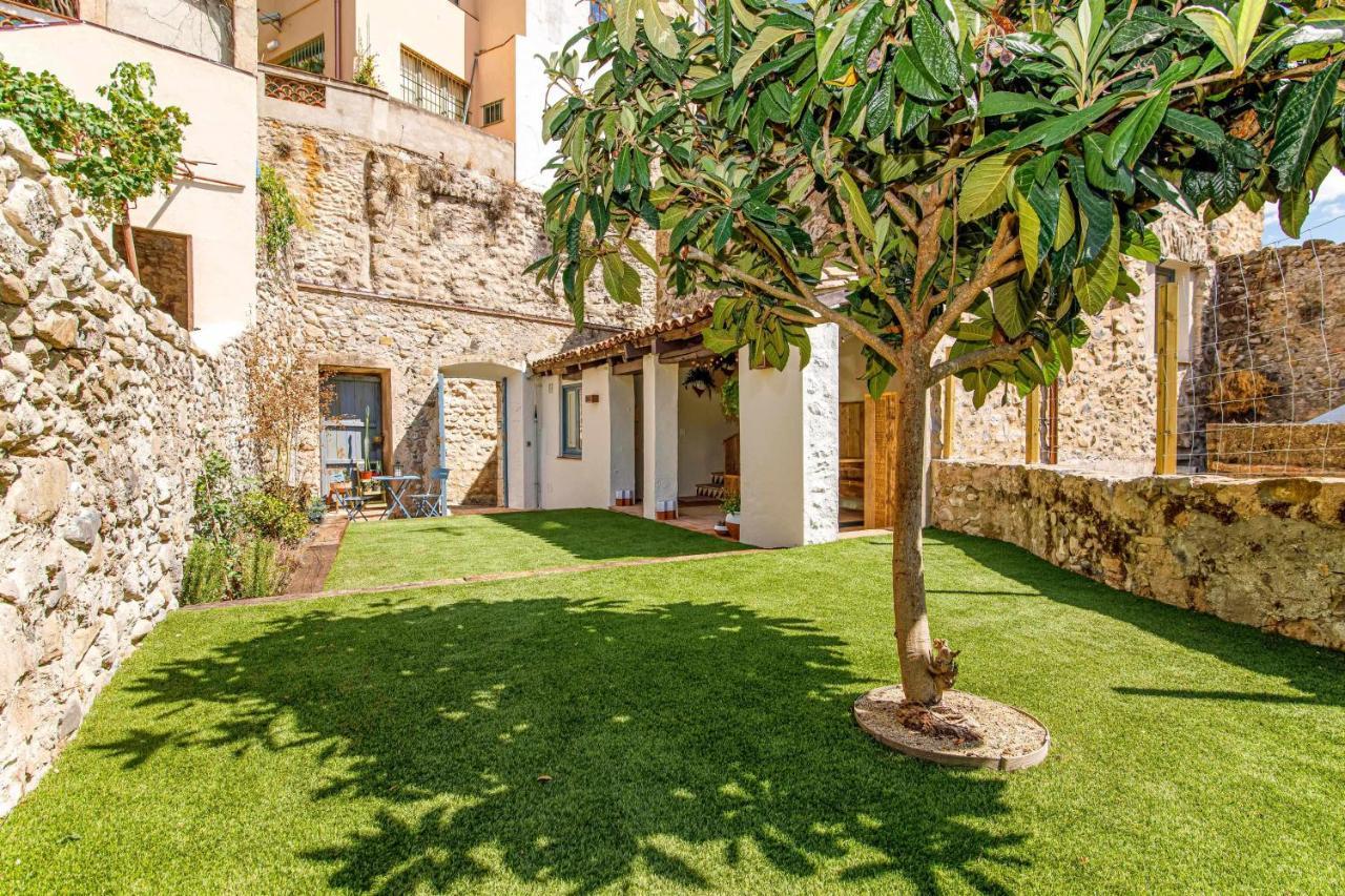 El Molino De Besalu Casa Con Jardin Villa Luaran gambar