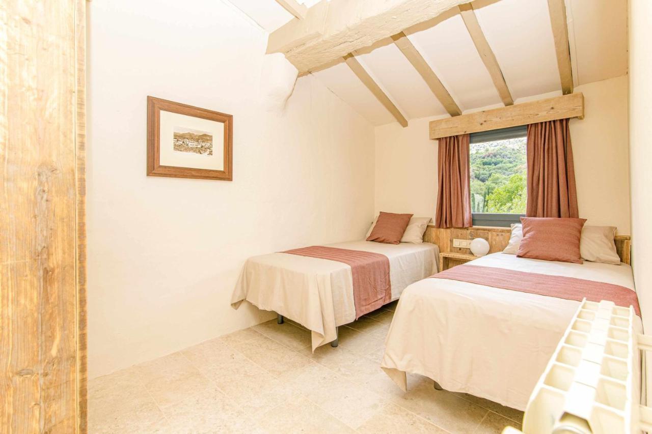 El Molino De Besalu Casa Con Jardin Villa Luaran gambar